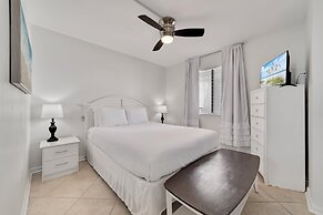 1br/1ba Sleeps 4 Near Beach w/ Breathtaking Ocean Views