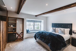 Coffee & Stays at Cartmel Square