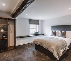 Coffee & Stays at Cartmel Square