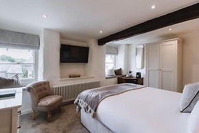 Coffee & Stays at Cartmel Square