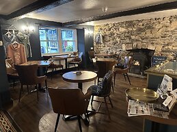 Coffee & Stays at Cartmel Square