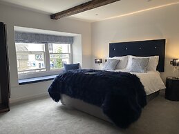 Coffee & Stays at Cartmel Square