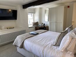 Coffee & Stays at Cartmel Square