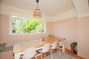 Charming 3BD Oasis 3 Min Walk From Beach Front!