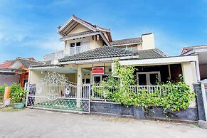OYO 93859 Saffa 27 Guest House Syariah
