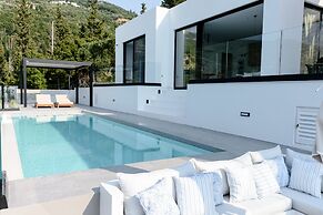 Mandevilla Hillside Luxury Villas