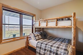 Pocono Paradise by Avantstay Lakeside Retreat, Hot Tub, Game Room, Nea