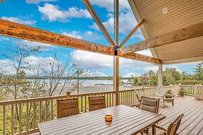 Pocono Paradise by Avantstay Lakeside Retreat, Hot Tub, Game Room, Nea