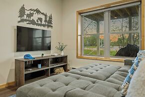 Pocono Paradise by Avantstay Lakeside Retreat, Hot Tub, Game Room, Nea