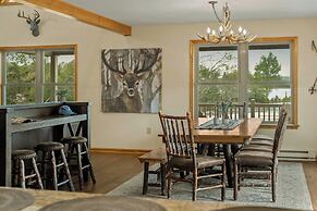 Pocono Paradise by Avantstay Lakeside Retreat, Hot Tub, Game Room, Nea