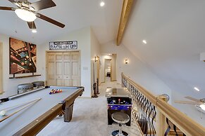 Pocono Paradise by Avantstay Lakeside Retreat, Hot Tub, Game Room, Nea