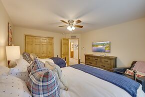 Pocono Paradise by Avantstay Lakeside Retreat, Hot Tub, Game Room, Nea