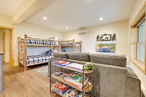 Pocono Paradise by Avantstay Lakeside Retreat, Hot Tub, Game Room, Nea