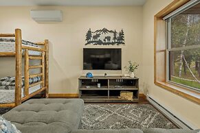 Pocono Paradise by Avantstay Lakeside Retreat, Hot Tub, Game Room, Nea