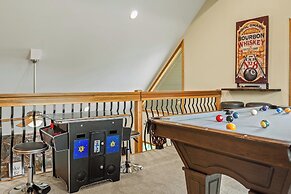 Pocono Paradise by Avantstay Lakeside Retreat, Hot Tub, Game Room, Nea