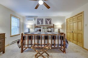 Pocono Paradise by Avantstay Lakeside Retreat, Hot Tub, Game Room, Nea