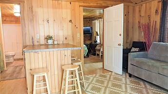 Hinckleys Dreamwood Cottages