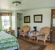 Hinckleys Dreamwood Cottages