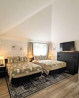 Hinckleys Dreamwood Cottages