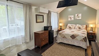 Hinckleys Dreamwood Cottages