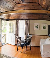 Hinckleys Dreamwood Cottages