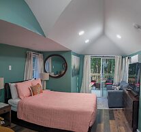 Hinckleys Dreamwood Cottages