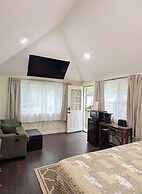 Hinckleys Dreamwood Cottages