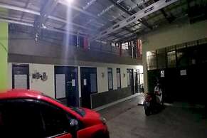 OYO 93861 Adinda Guest House Syariah