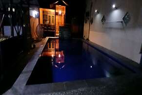 OYO 93861 Adinda Guest House Syariah