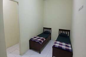 OYO 93861 Adinda Guest House Syariah