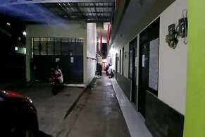 OYO 93861 Adinda Guest House Syariah