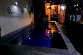 OYO 93861 Adinda Guest House Syariah