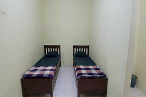 OYO 93861 Adinda Guest House Syariah