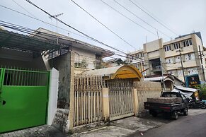 OYO 93863 Dv Homestay Syariah Genteng