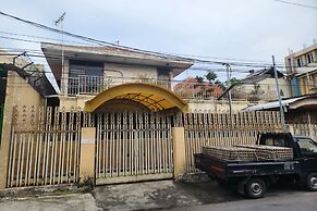 OYO 93863 Dv Homestay Syariah Genteng