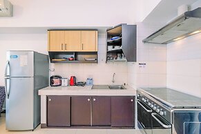 Homey And Warm 1Br Apartment At Ambassade Kuningan