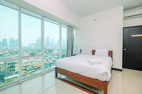 Homey And Warm 1Br Apartment At Ambassade Kuningan