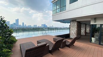 Nice And Comfort 1Br At 25Th Floor Samara Suites Apartment