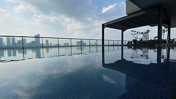 Nice And Comfort 1Br At 25Th Floor Samara Suites Apartment