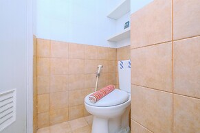 Fancy And Nice Studio (No Kitchen) At Green Pramuka City Apartment