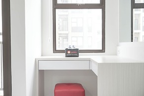 Nice And Elegant Studio At Transpark Cibubur Apartment