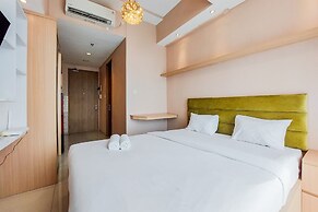 Homey And Modern Studio At Tree Park City Cikokol Apartment