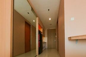 Homey And Modern Studio At Tree Park City Cikokol Apartment