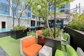 Homey And Nice Studio Tamansari The Hive Apartment