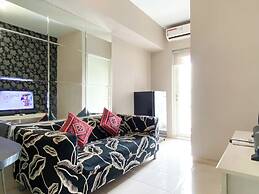 Warm Living And Homey 2Br At Springlake Summarecon Bekasi Apartment