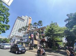 Homey 3Br Galeri Ciumbuleuit 1 Apartment