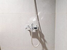 Modern Look And Comfortable Studio At Patraland Amarta Apartment