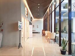 Modern Look And Comfortable Studio At Patraland Amarta Apartment