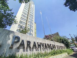 Minimalism Designed 1Br Apartment At Parahyangan Residence