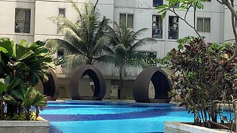 Strategic And Warm Studio At Bassura City Apartment